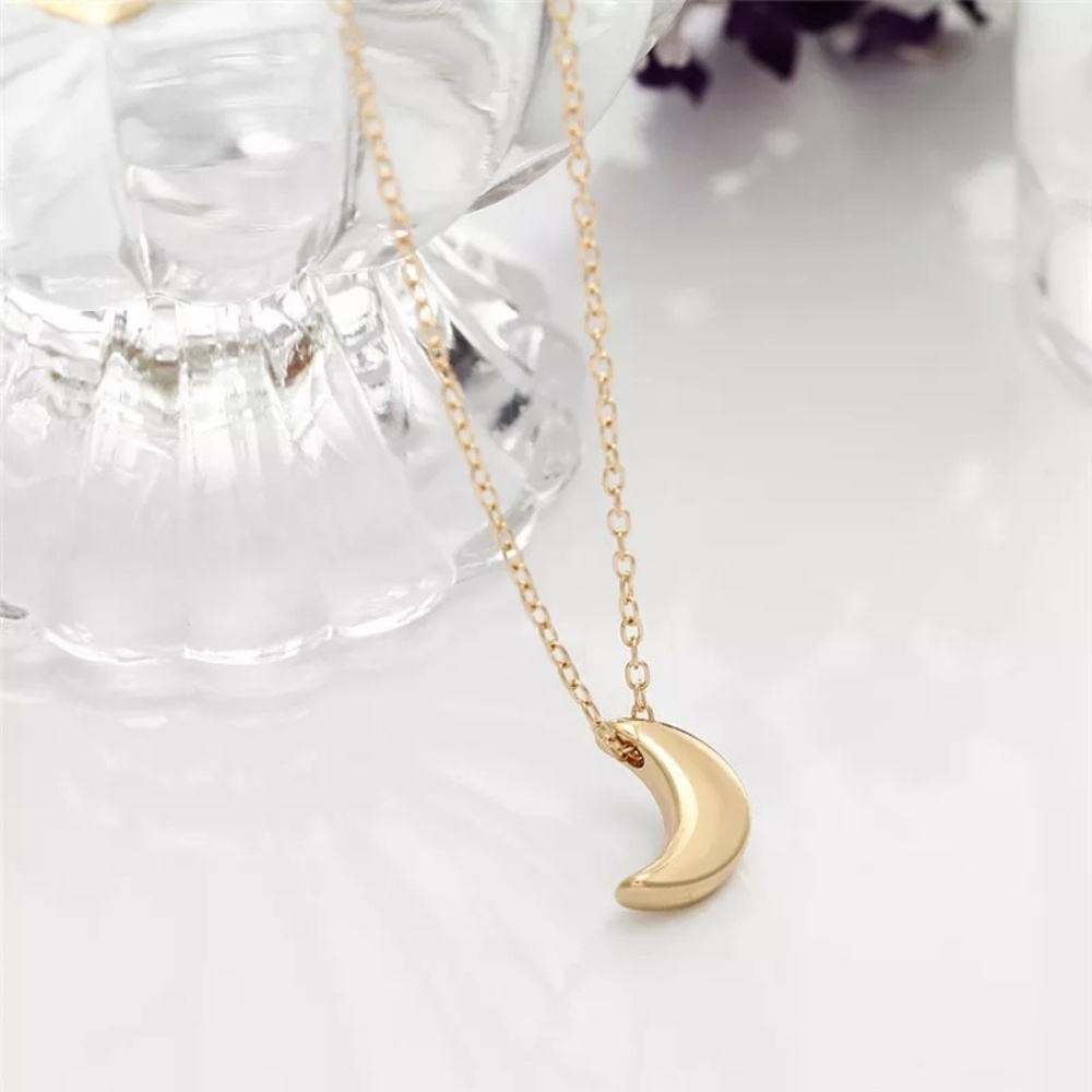 Dainty Half Moon Necklace Gold Tone D20 - Picture 4 of 4